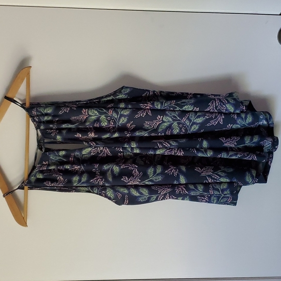 Only worn once, Lush keyhole tank with tie back, size XL - Picture 1 of 2